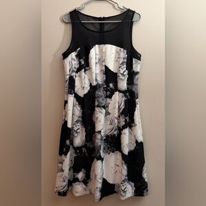 Calvin Klein Black White Floral A-Line Women Dress 12 Mesh Detail Sleeveless EUC